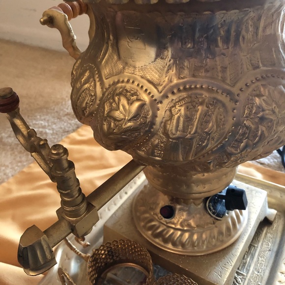 Antique look electric gold plated samovar - Picture 3 of 8